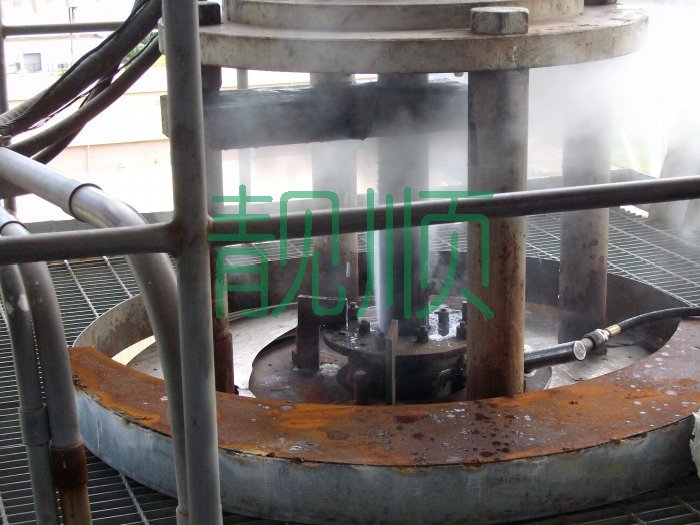 省煤器進(jìn)口電動(dòng)閥盤根填料函堵漏